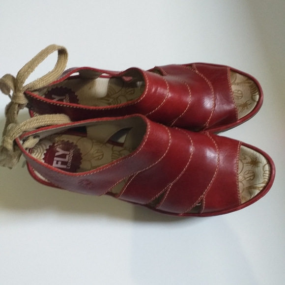 FLY LONDON Yown Sandal Red - Picture 15 of 15